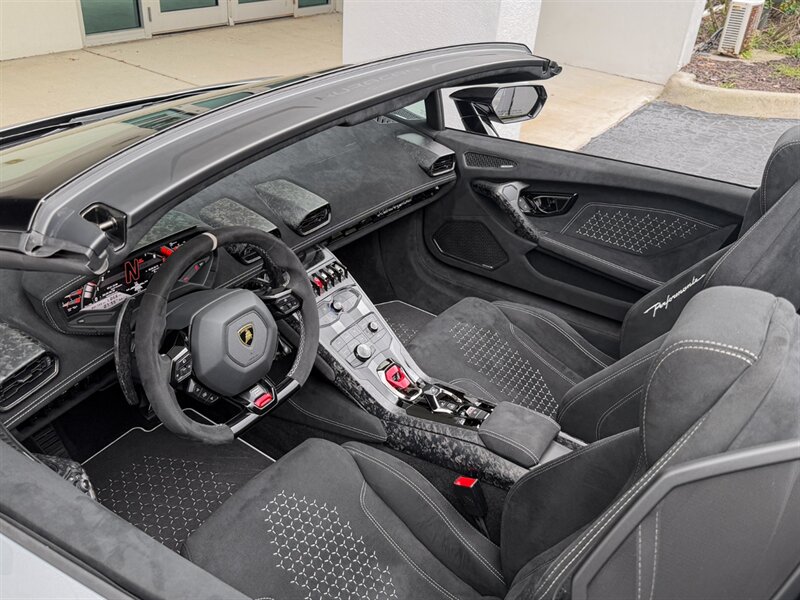 2019 Lamborghini Huracan LP 640-4 Performante Spyd - Photo 2 - Bonita Springs, FL 34134
