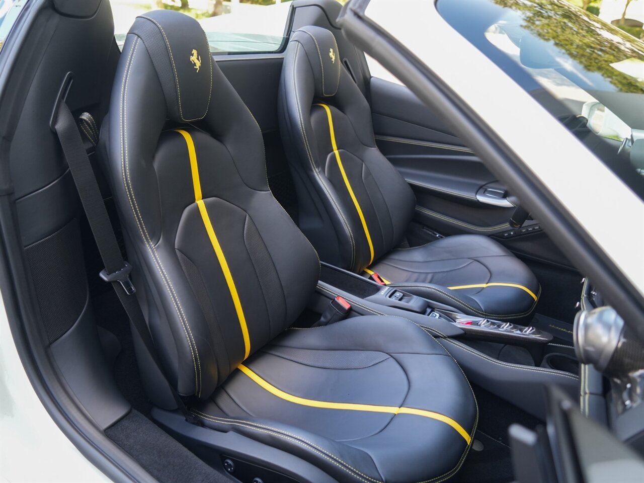 2022 Ferrari F8 Spider - Photo 34 - Bonita Springs, FL 34134