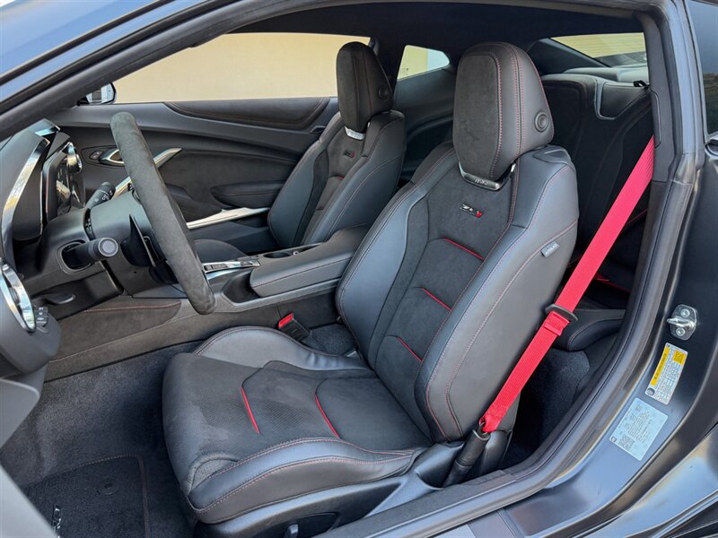 2024 Chevrolet Camaro ZL1   - Photo 26 - Bonita Springs, FL 34134