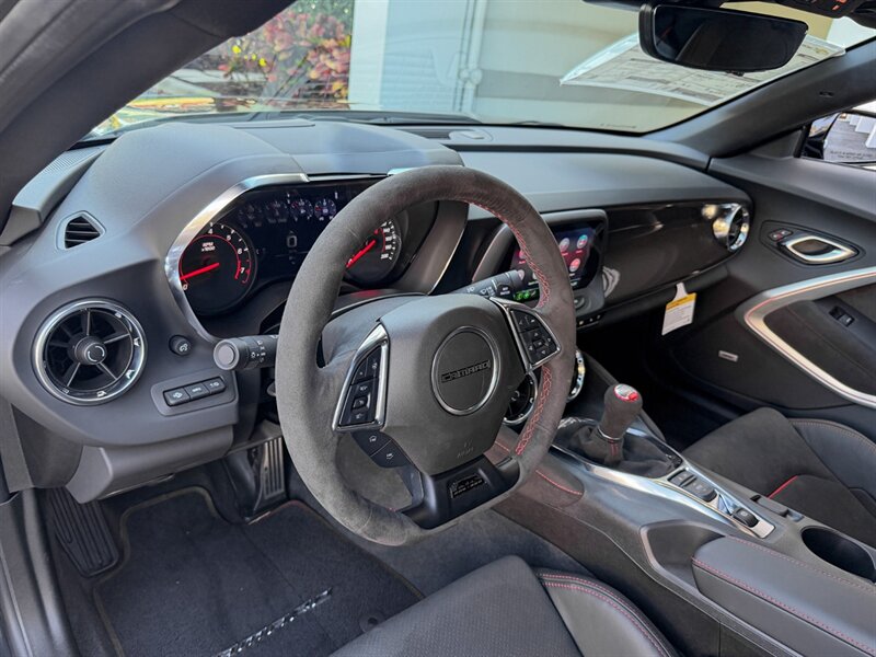 2024 Chevrolet Camaro ZL1   - Photo 37 - Bonita Springs, FL 34134