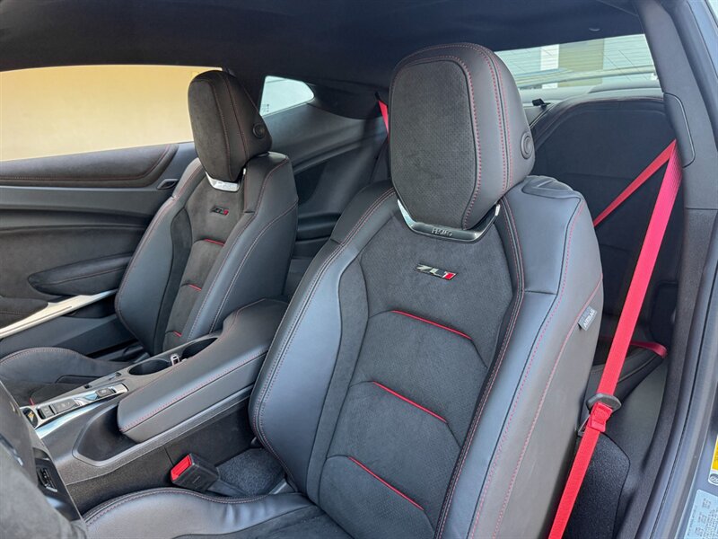2024 Chevrolet Camaro ZL1   - Photo 27 - Bonita Springs, FL 34134
