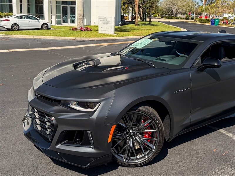 2024 Chevrolet Camaro ZL1   - Photo 12 - Bonita Springs, FL 34134