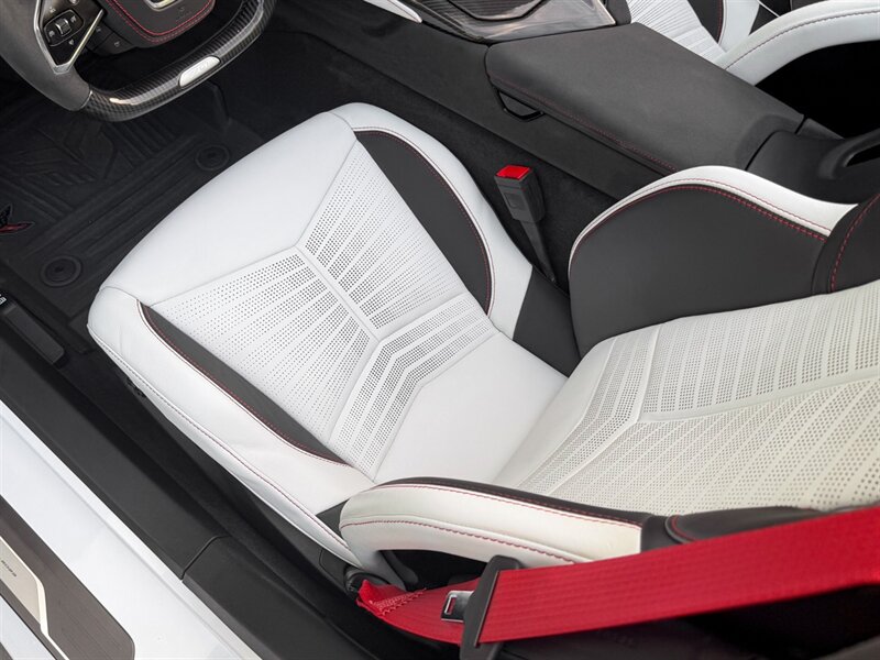 2023 Chevrolet Corvette Z06 - Photo 19 - Bonita Springs, FL 34134