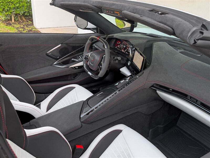 2023 Chevrolet Corvette Z06 - Photo 24 - Bonita Springs, FL 34134