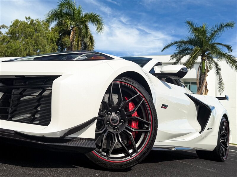 2023 Chevrolet Corvette Z06 - Photo 10 - Bonita Springs, FL 34134