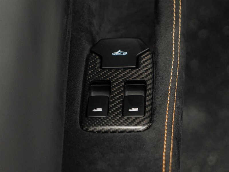 2016 McLaren 675LT Spider - Photo 20 - Bonita Springs, FL 34134