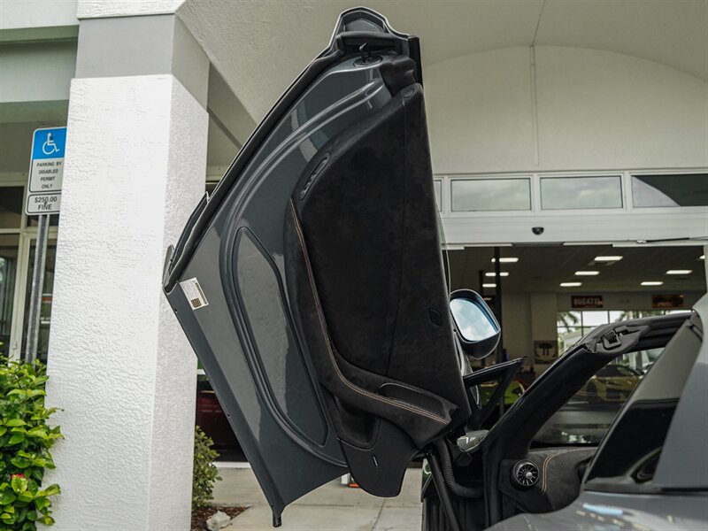 2016 McLaren 675LT Spider - Photo 22 - Bonita Springs, FL 34134