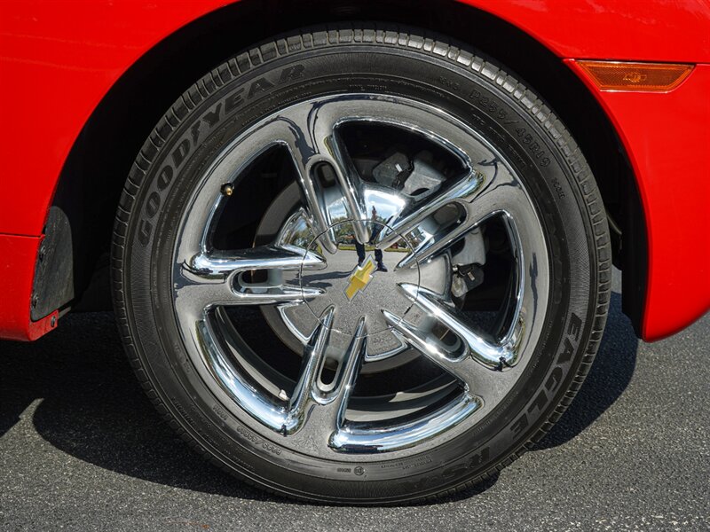 2005 Chevrolet SSR LS - Photo 9 - Bonita Springs, FL 34134