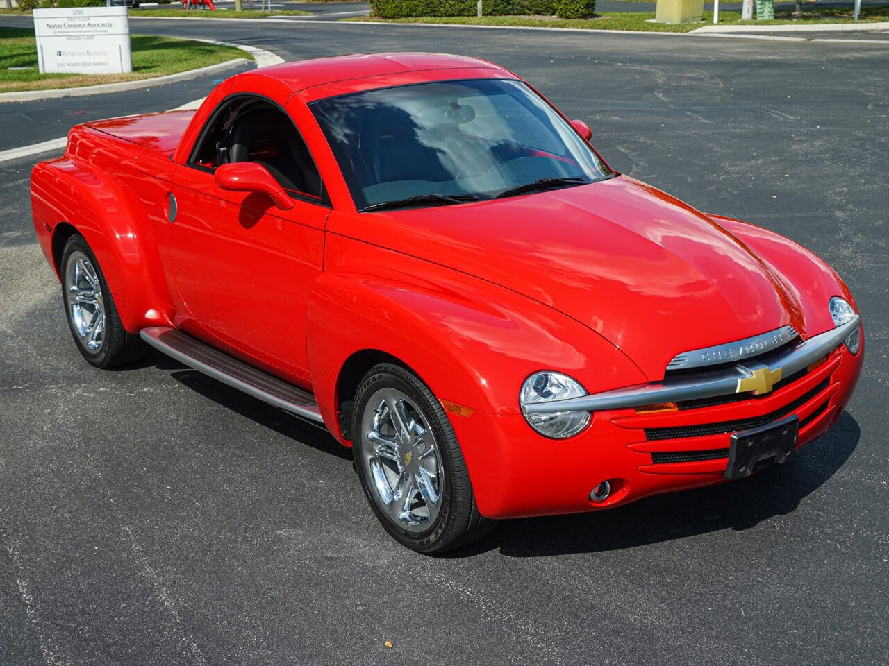 2005 Chevrolet SSR LS   - Photo 10 - Bonita Springs, FL 34134