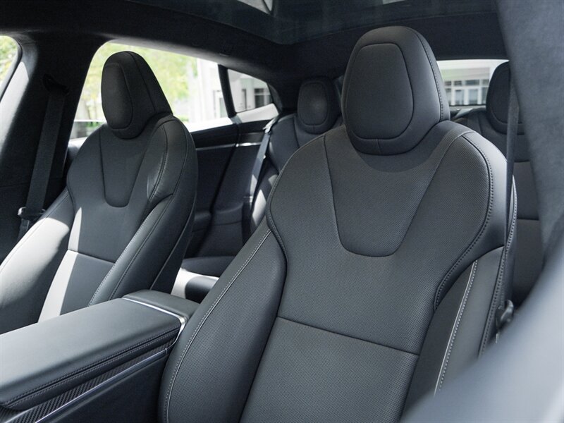 2021 Tesla Model S Plaid - Photo 6 - Bonita Springs, FL 34134