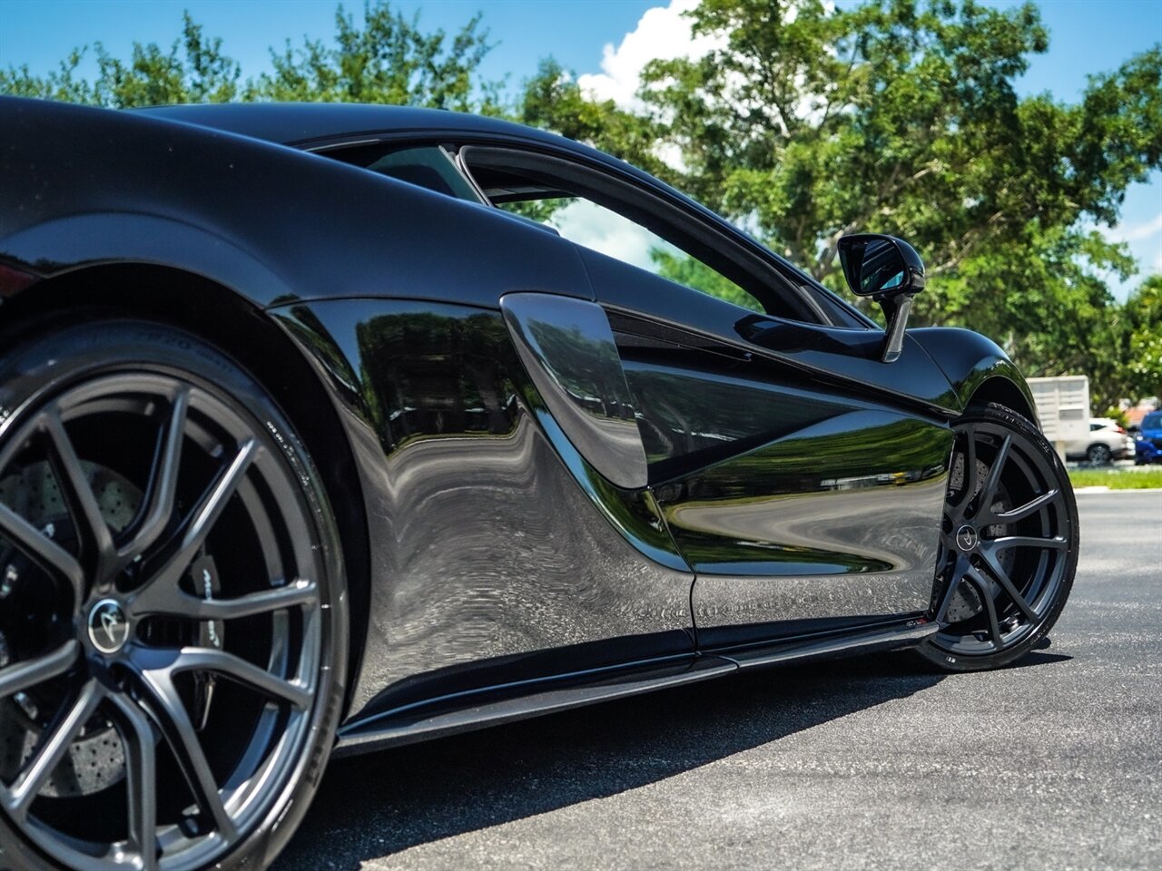 2017 McLaren 570S   - Photo 38 - Bonita Springs, FL 34134