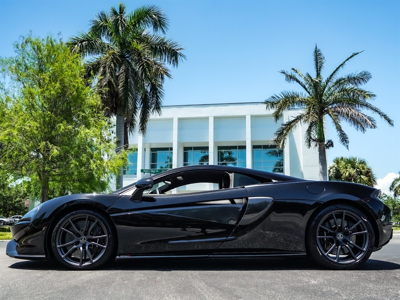 2017 McLaren 570S   - Photo 28 - Bonita Springs, FL 34134