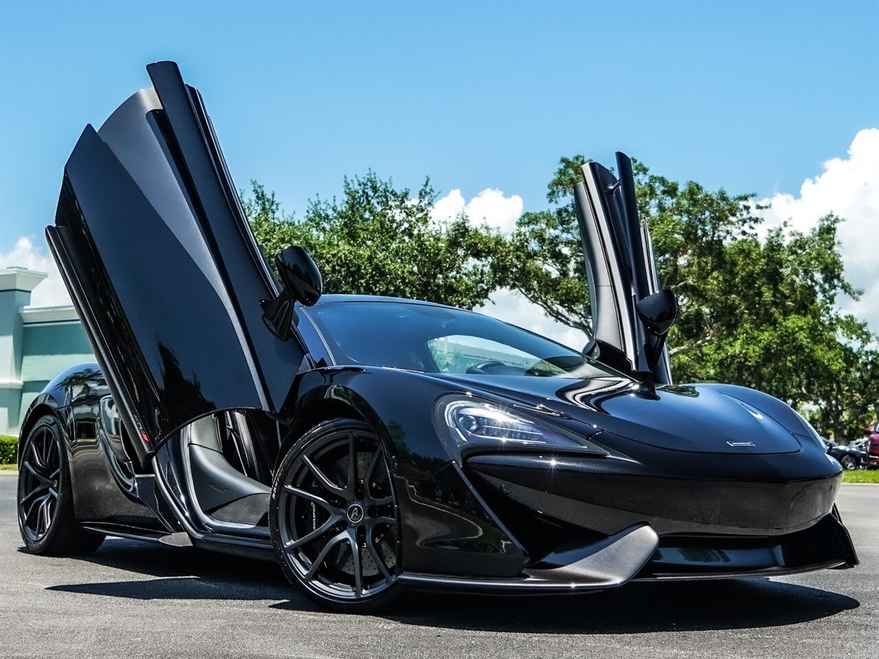 2017 McLaren 570S   - Photo 44 - Bonita Springs, FL 34134