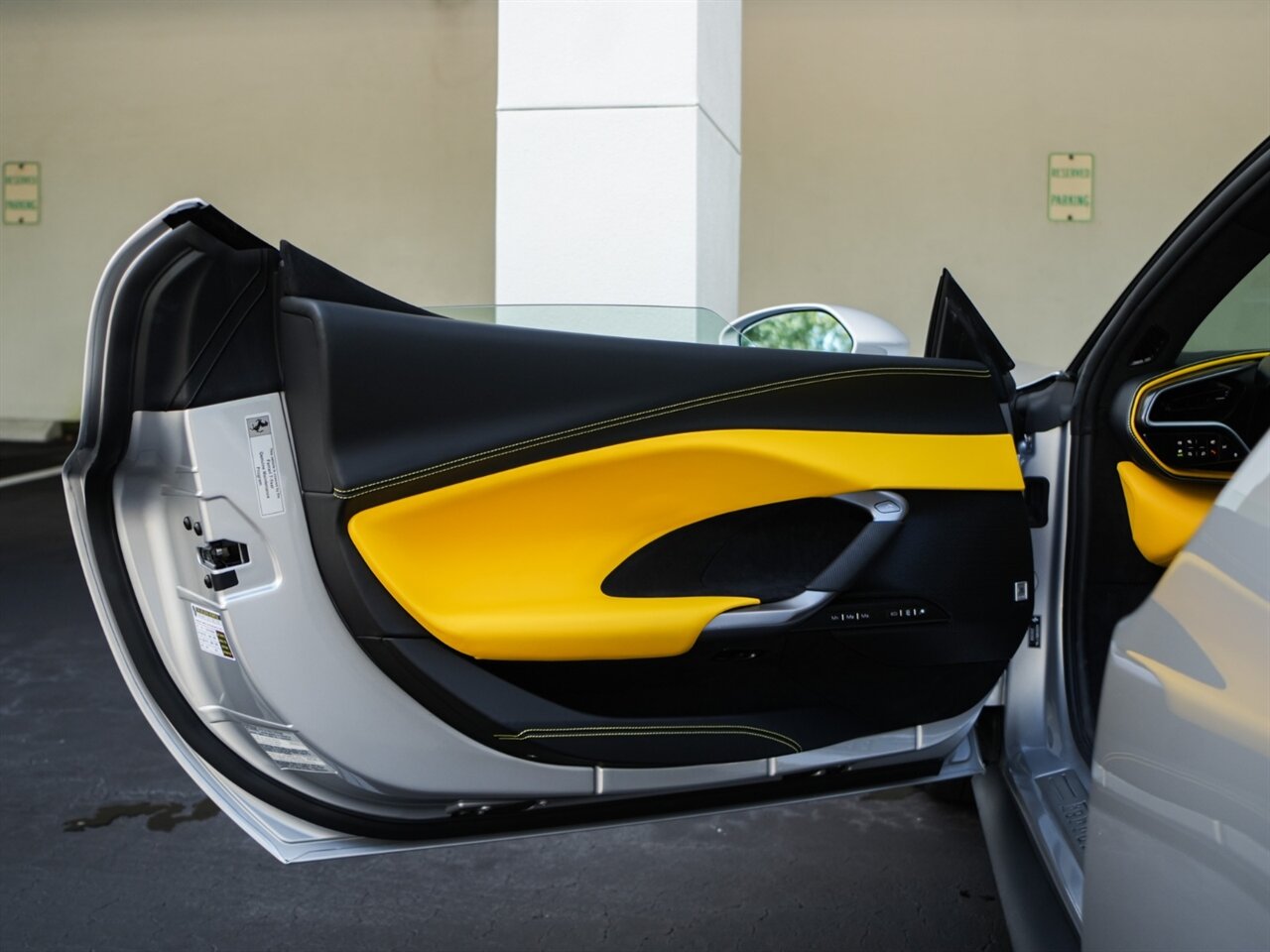 2025 Ferrari 296 GTB   - Photo 18 - Bonita Springs, FL 34134