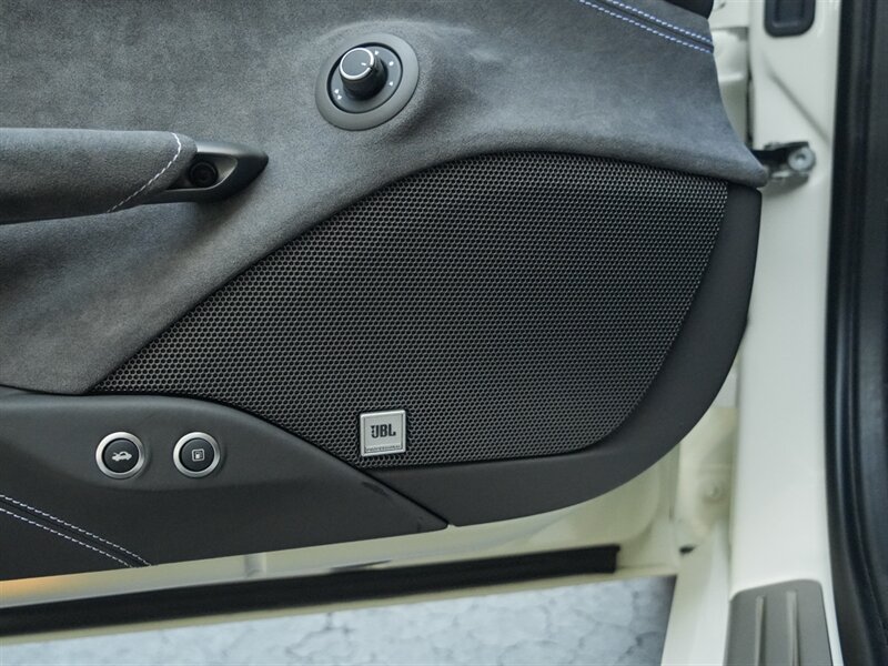 2017 Ferrari 488 GTB   - Photo 29 - Bonita Springs, FL 34134