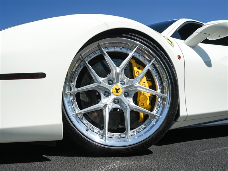 2017 Ferrari 488 GTB   - Photo 12 - Bonita Springs, FL 34134