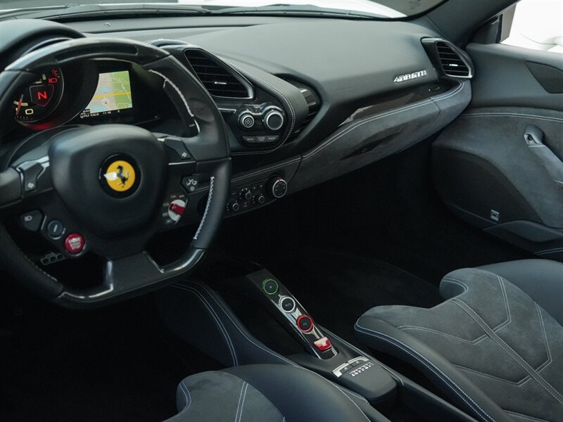 2017 Ferrari 488 GTB   - Photo 17 - Bonita Springs, FL 34134