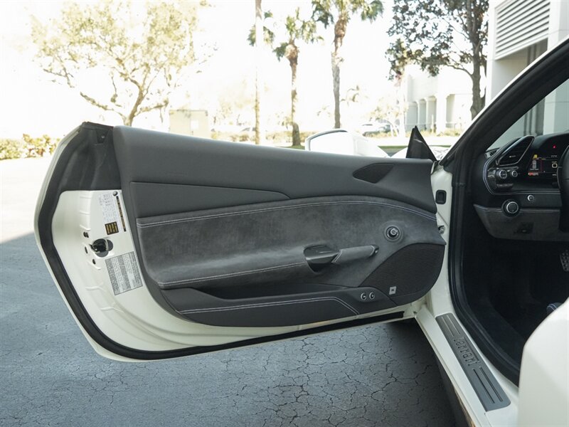 2017 Ferrari 488 GTB   - Photo 26 - Bonita Springs, FL 34134