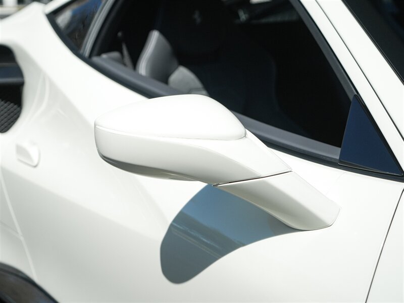 2017 Ferrari 488 GTB   - Photo 73 - Bonita Springs, FL 34134