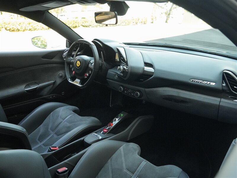 2017 Ferrari 488 GTB   - Photo 31 - Bonita Springs, FL 34134