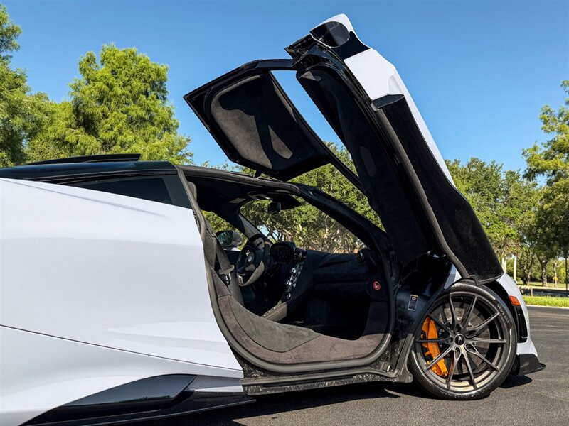 2021 McLaren 765LT   - Photo 60 - Bonita Springs, FL 34134