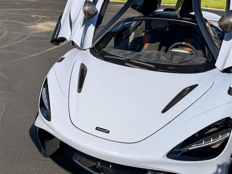 2021 McLaren 765LT   - Photo 4 - Bonita Springs, FL 34134