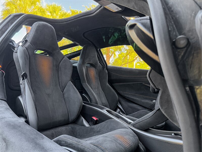 2021 McLaren 765LT   - Photo 30 - Bonita Springs, FL 34134