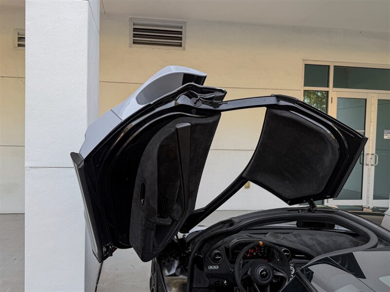2021 McLaren 765LT   - Photo 27 - Bonita Springs, FL 34134