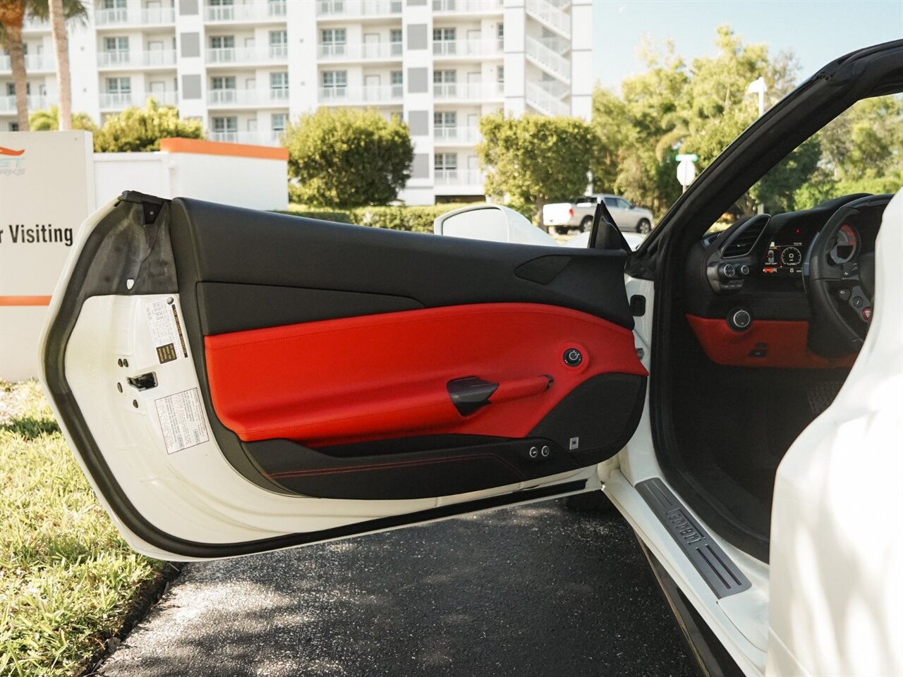 2019 Ferrari 488 Spider   - Photo 23 - Bonita Springs, FL 34134