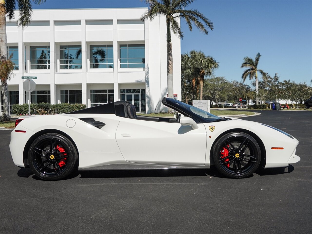 2019 Ferrari 488 Spider   - Photo 64 - Bonita Springs, FL 34134