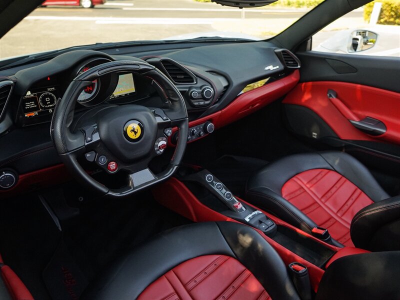 2019 Ferrari 488 Spider   - Photo 2 - Bonita Springs, FL 34134