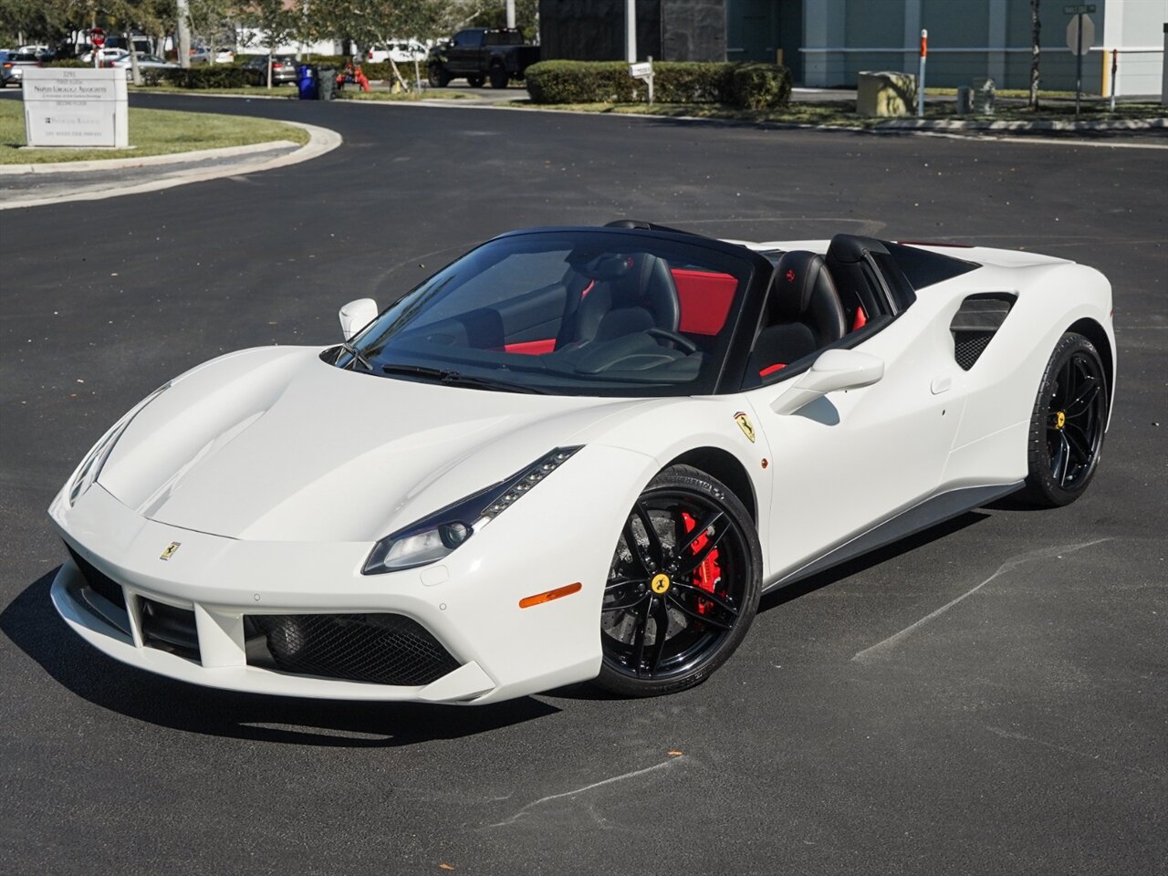 2019 Ferrari 488 Spider   - Photo 8 - Bonita Springs, FL 34134