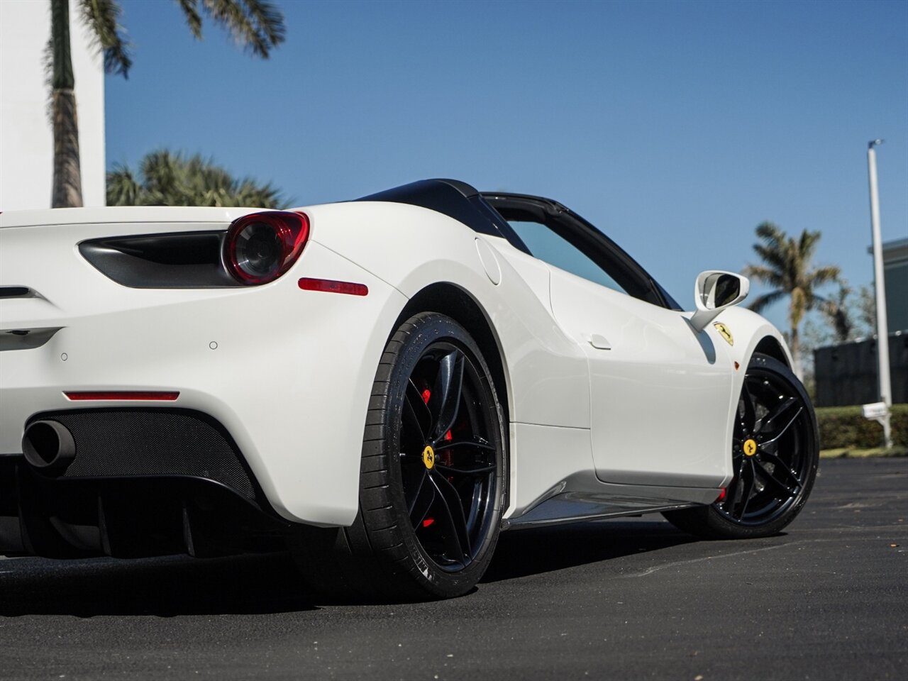 2019 Ferrari 488 Spider   - Photo 61 - Bonita Springs, FL 34134