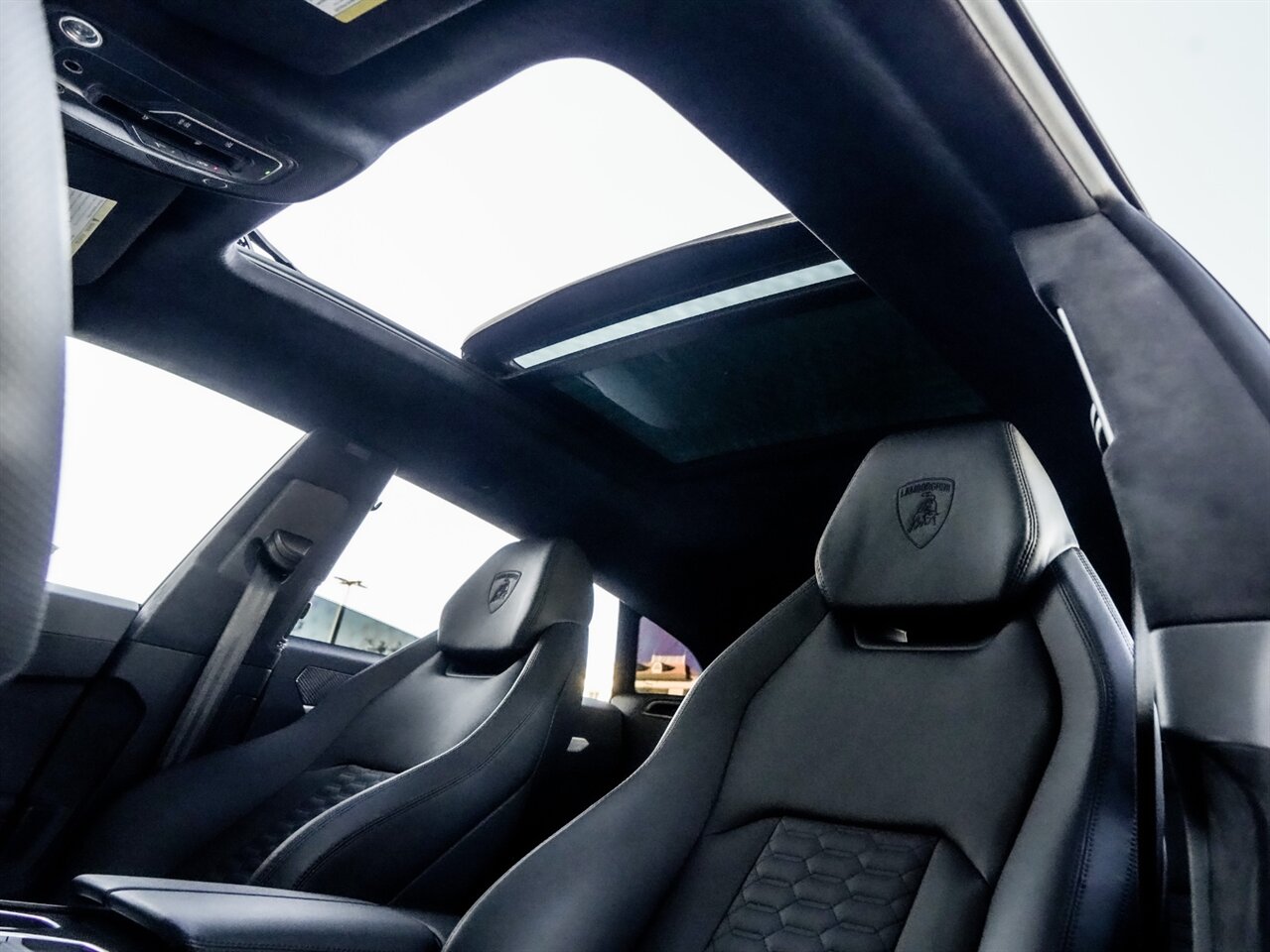 2021 Lamborghini Urus   - Photo 17 - Bonita Springs, FL 34134