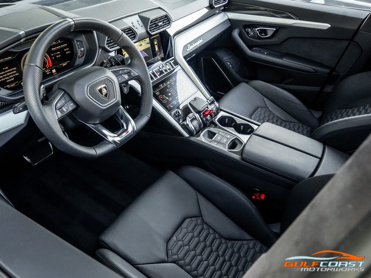 2021 Lamborghini Urus photo 2