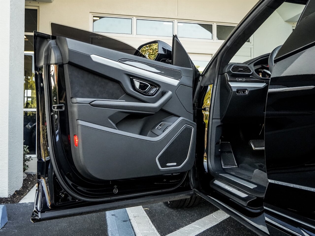 2021 Lamborghini Urus   - Photo 23 - Bonita Springs, FL 34134