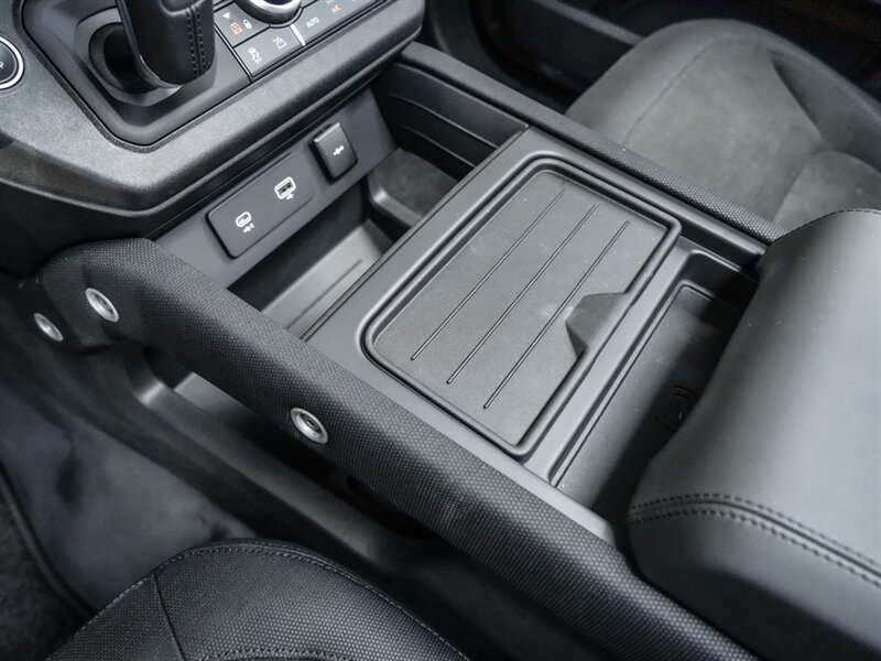 2022 Land Rover Defender 110 Carpathian Editi - Photo 16 - Bonita Springs, FL 34134