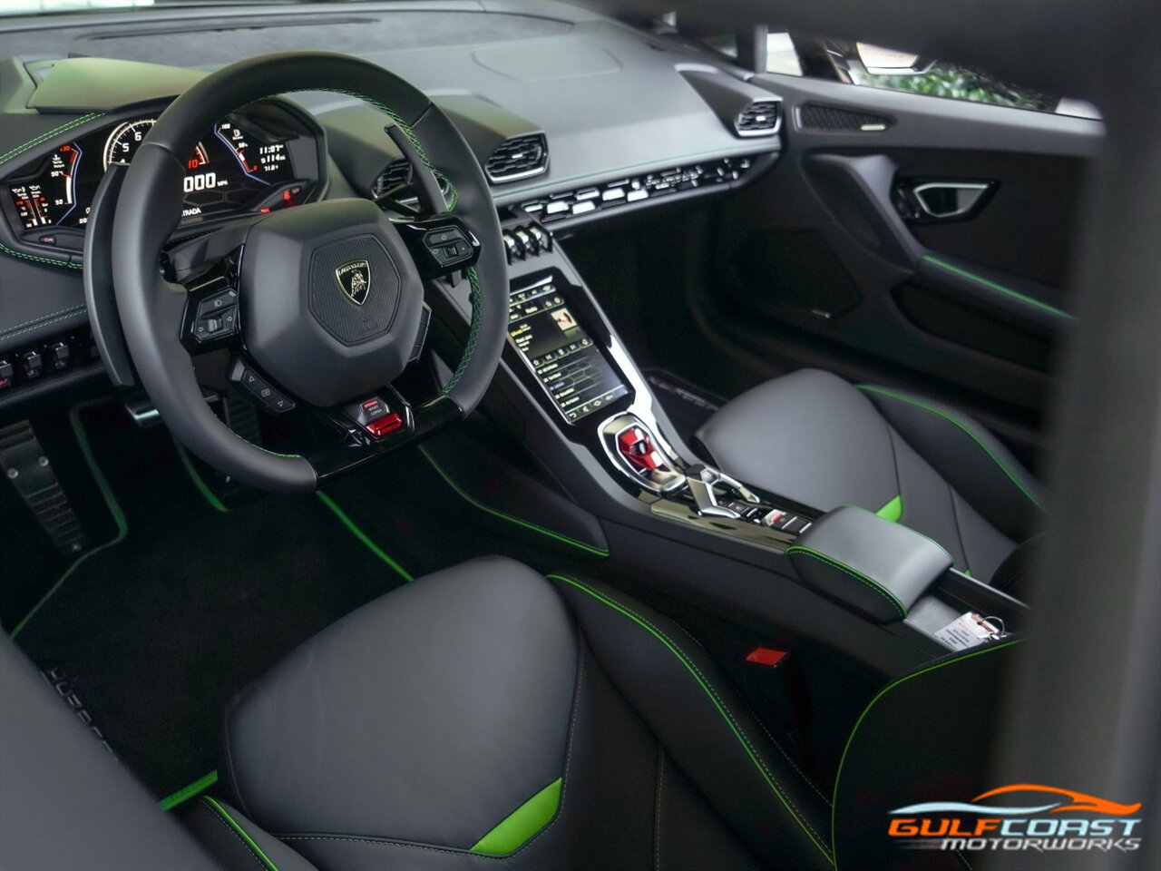 2021 Lamborghini Huracan LP 610-4 Evo photo 2