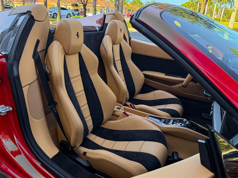 2014 Ferrari 458 Spider   - Photo 28 - Bonita Springs, FL 34134