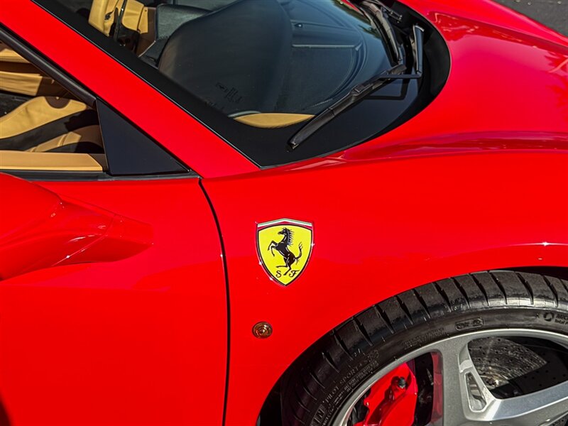 2014 Ferrari 458 Spider   - Photo 62 - Bonita Springs, FL 34134