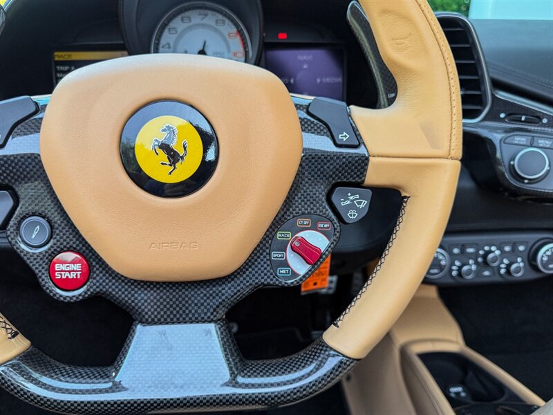 2014 Ferrari 458 Spider   - Photo 27 - Bonita Springs, FL 34134