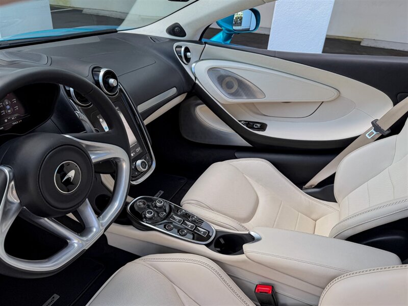 2023 McLaren GT   - Photo 17 - Bonita Springs, FL 34134
