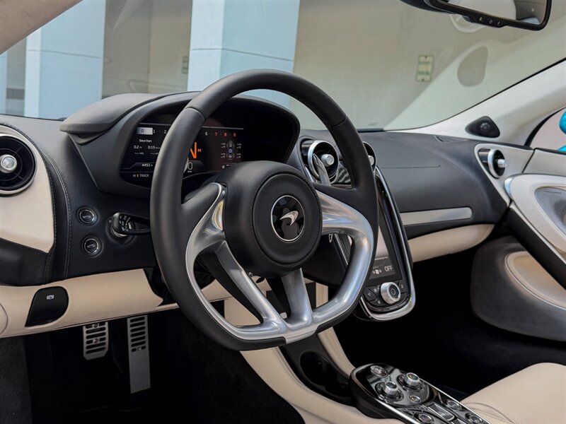 2023 McLaren GT   - Photo 15 - Bonita Springs, FL 34134
