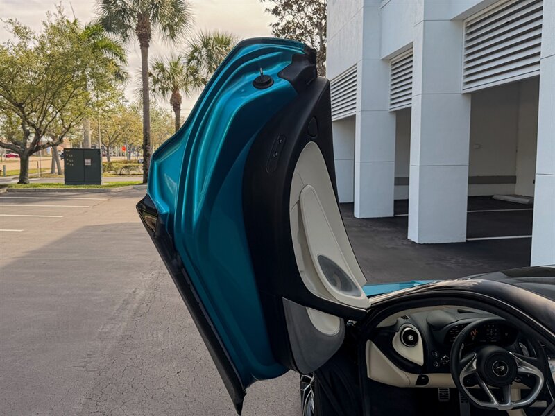 2023 McLaren GT   - Photo 26 - Bonita Springs, FL 34134