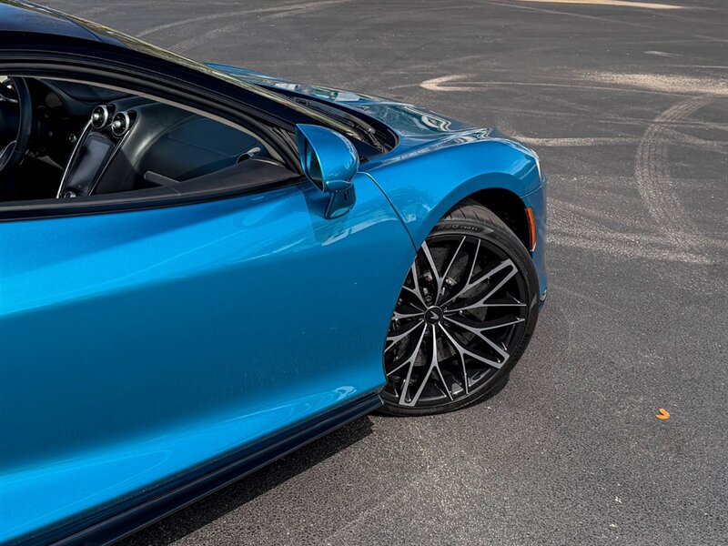 2023 McLaren GT   - Photo 52 - Bonita Springs, FL 34134