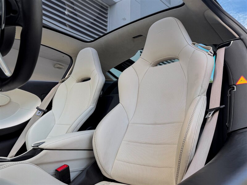 2023 McLaren GT   - Photo 23 - Bonita Springs, FL 34134