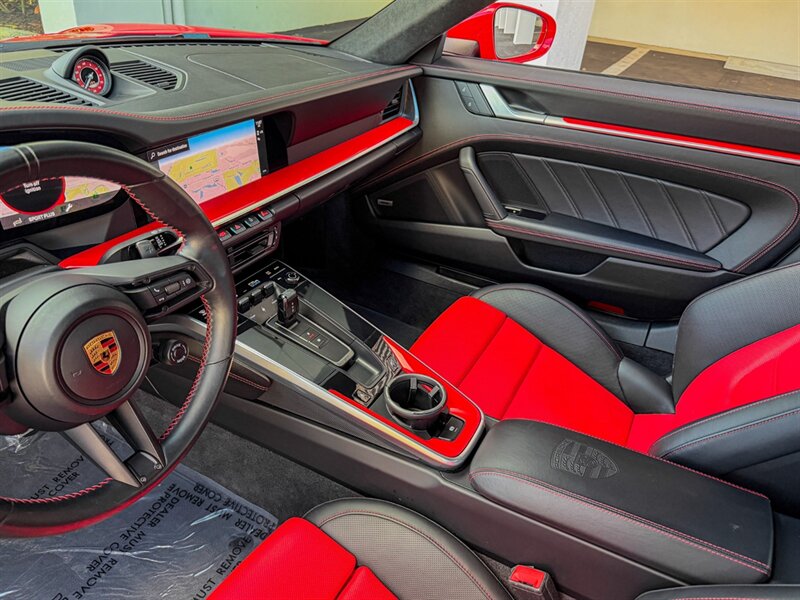 2022 Porsche 911 Turbo   - Photo 15 - Bonita Springs, FL 34134