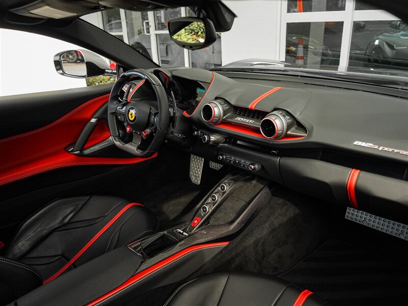 2018 Ferrari 812 Superfast   - Photo 29 - Bonita Springs, FL 34134