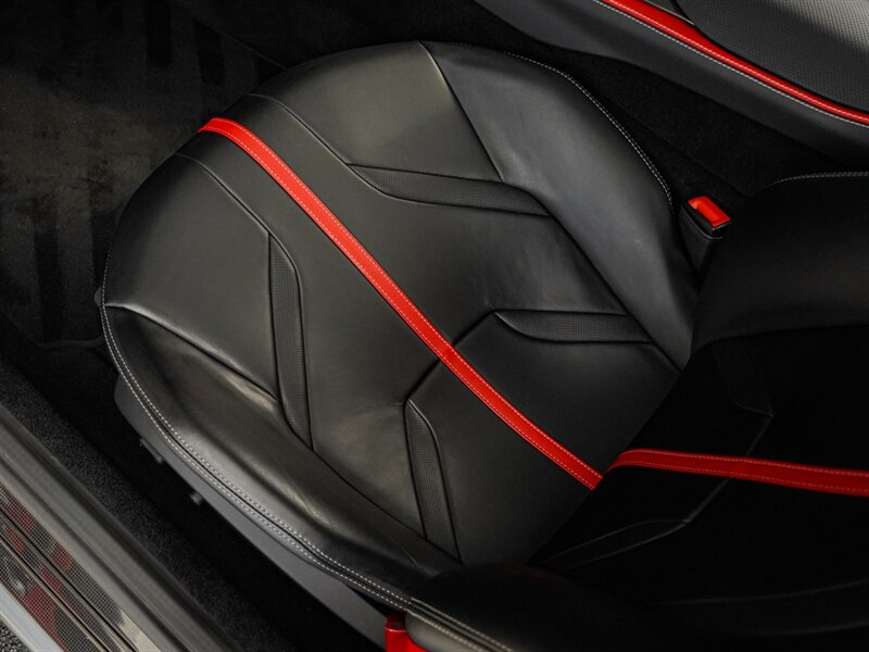 2018 Ferrari 812 Superfast   - Photo 24 - Bonita Springs, FL 34134