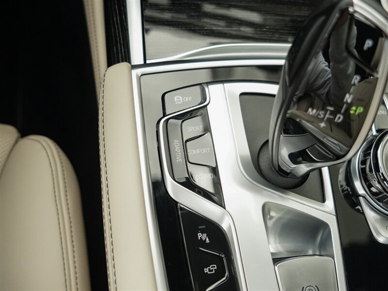 2017 BMW 7 Series M760i xDrive - Photo 20 - Bonita Springs, FL 34134